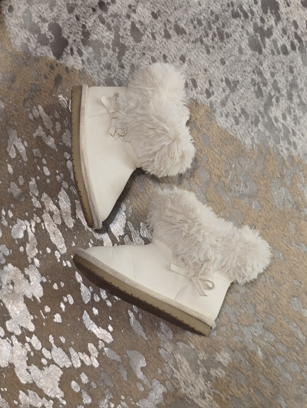 Gymboree Cream Faux Fur Kids Boots